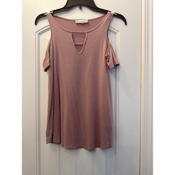 Pink Republic Cold Shoulder Top - Picture 1 of 4